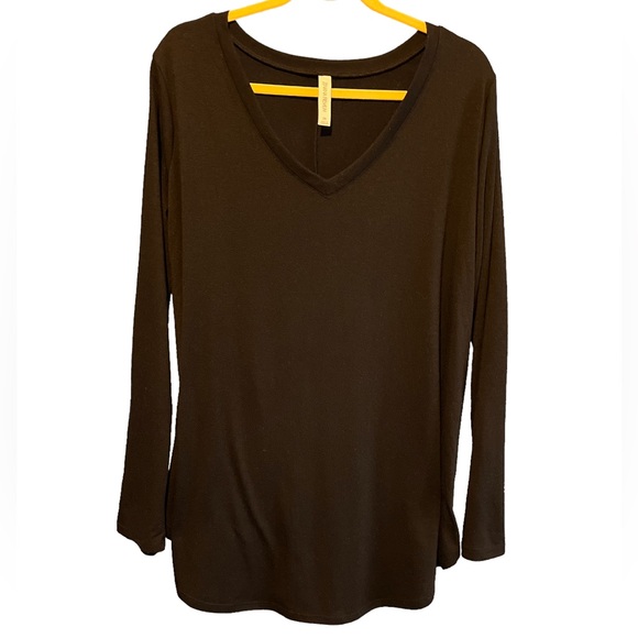 Zenana Outfitters Tops - COPY - Zenana Premium Long Sleeve V-Neck Rounded-Hem Tunic, Jet Black | 2X